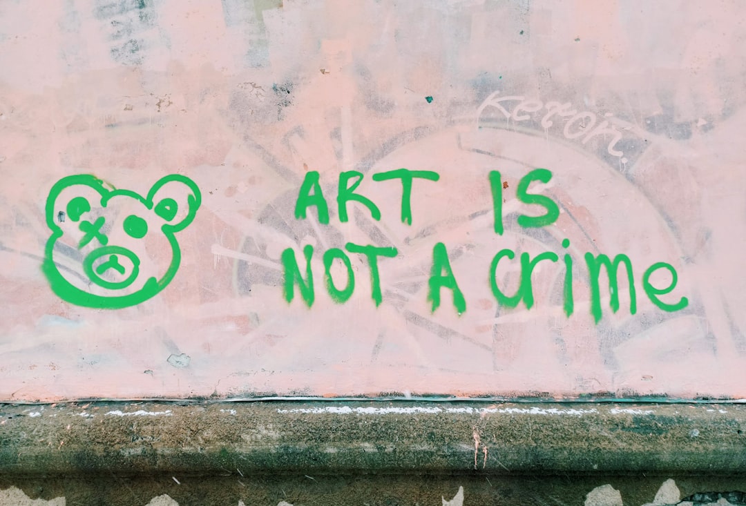 Qui peut vendre ses œuvres d'art sur internet : statuts légaux et conditions