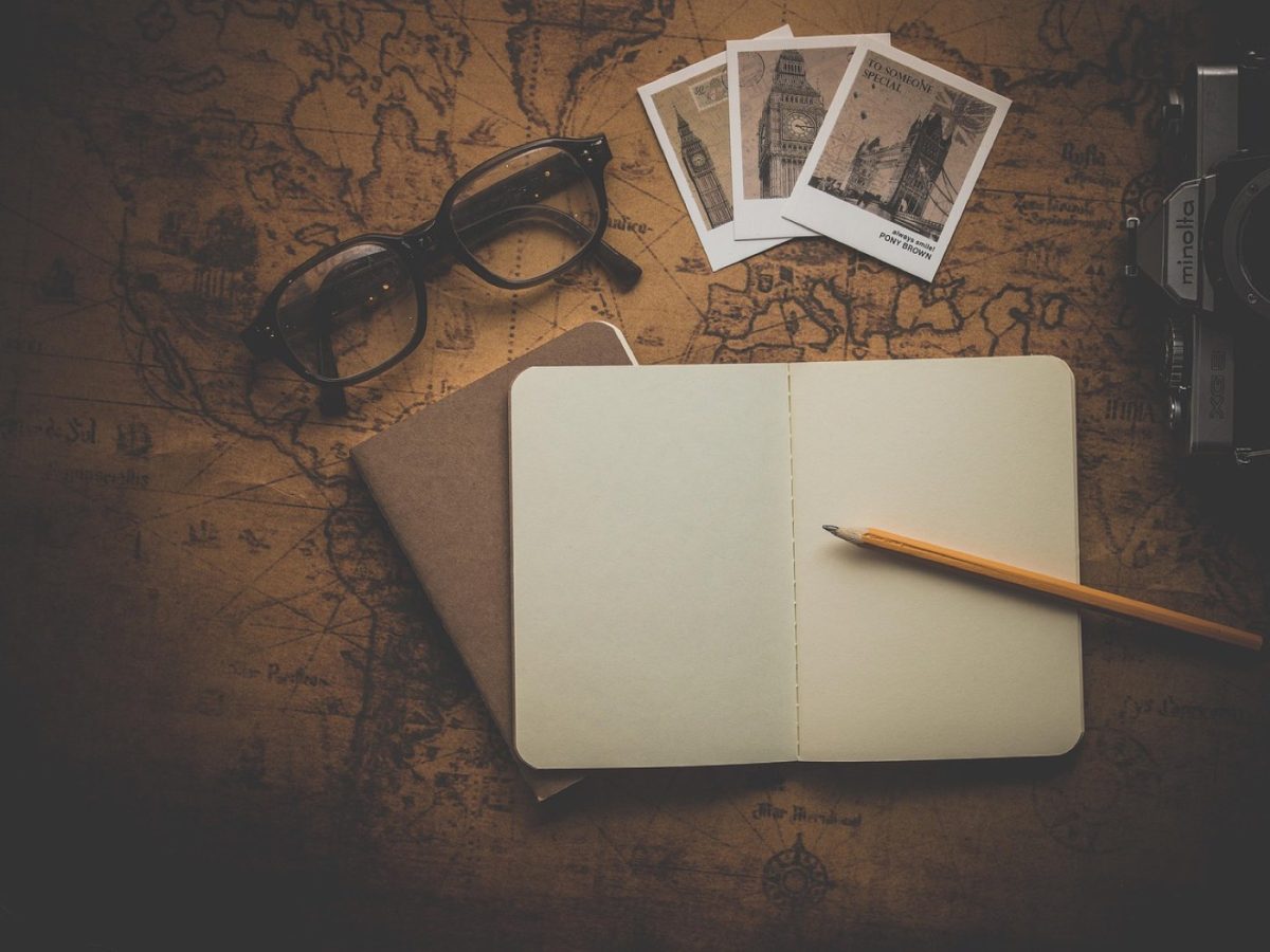 Constituer un carnet de route pour un voyage littéraire