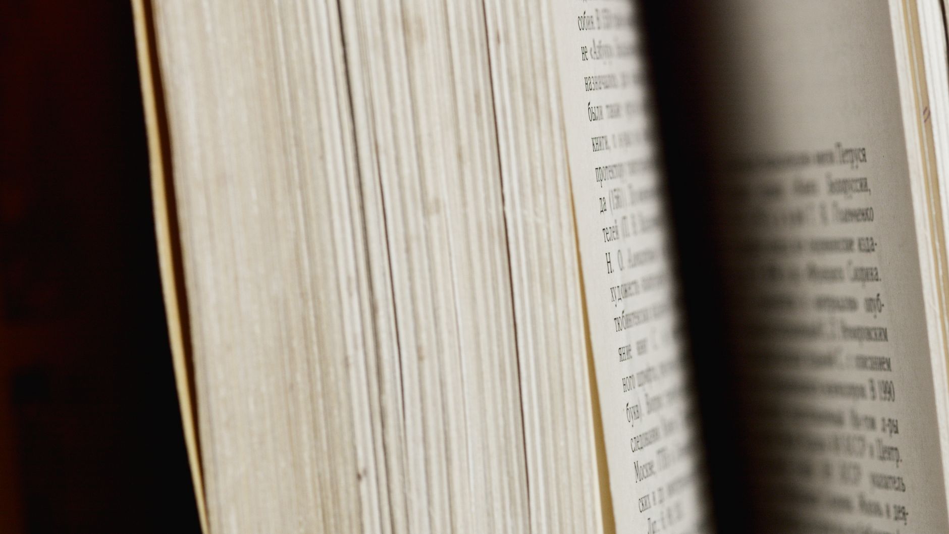 Lire les mentions et traductions dans une édition